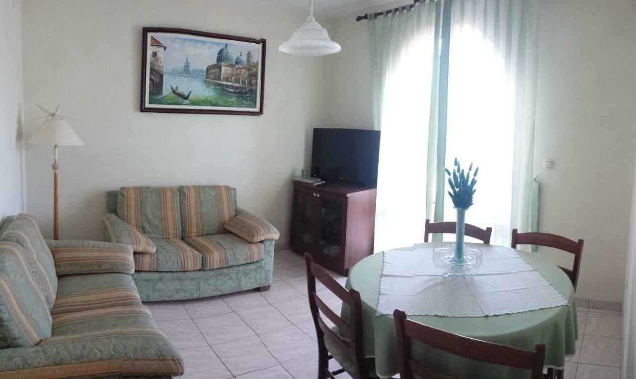 Vila "Mare" Banjol Esterno foto