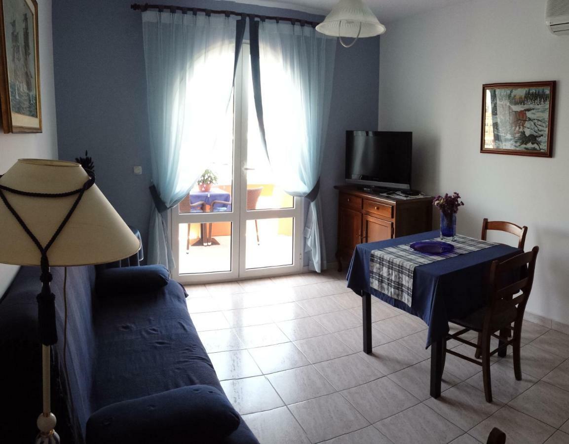 Vila "Mare" Banjol Esterno foto
