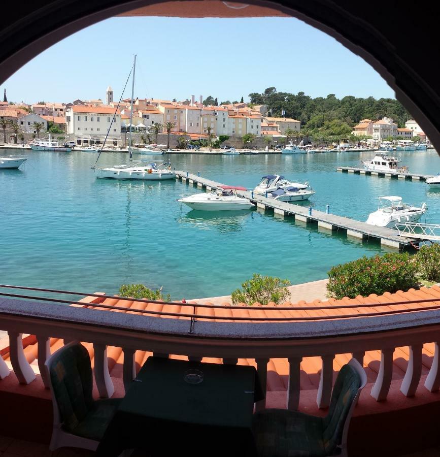 Vila "Mare" Banjol Esterno foto